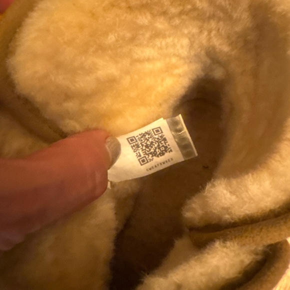 Brand new UGGs mini suede - Picture 4 of 5